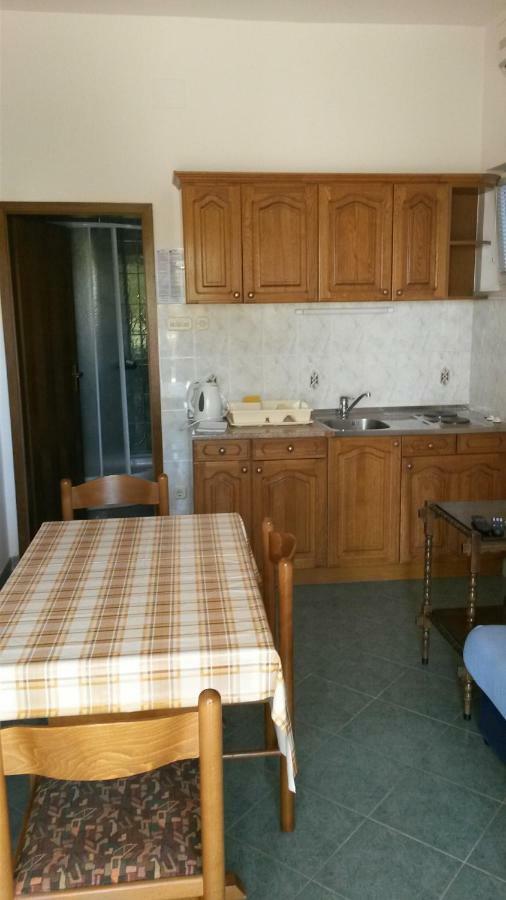 Apartments Tonka Primosten Luaran gambar