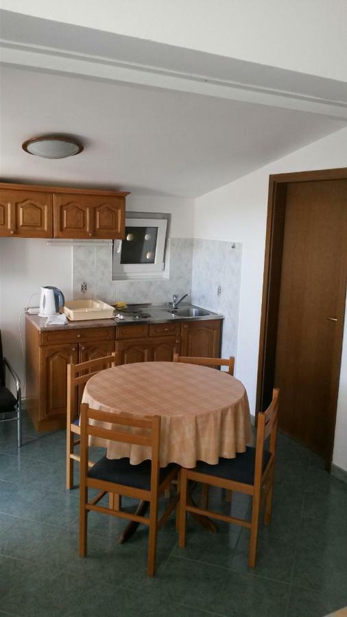 Apartments Tonka Primosten Luaran gambar