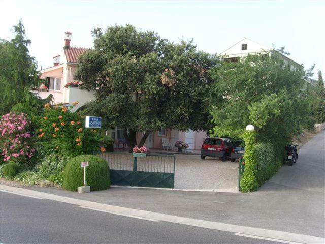 Apartments Tonka Primosten Luaran gambar