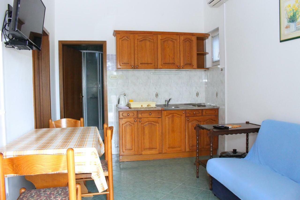 Apartments Tonka Primosten Luaran gambar