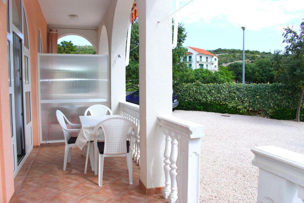 Apartments Tonka Primosten Luaran gambar