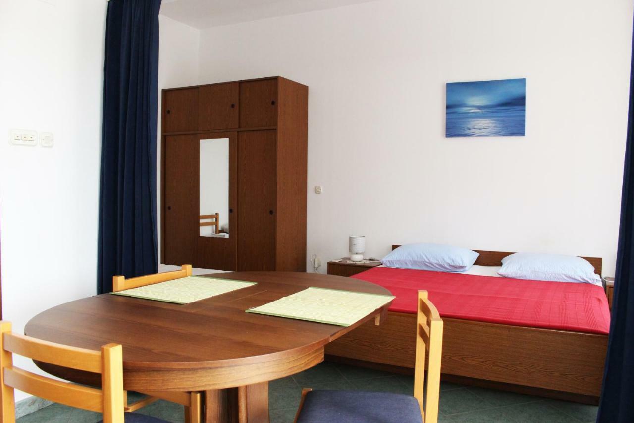 Apartments Tonka Primosten Luaran gambar
