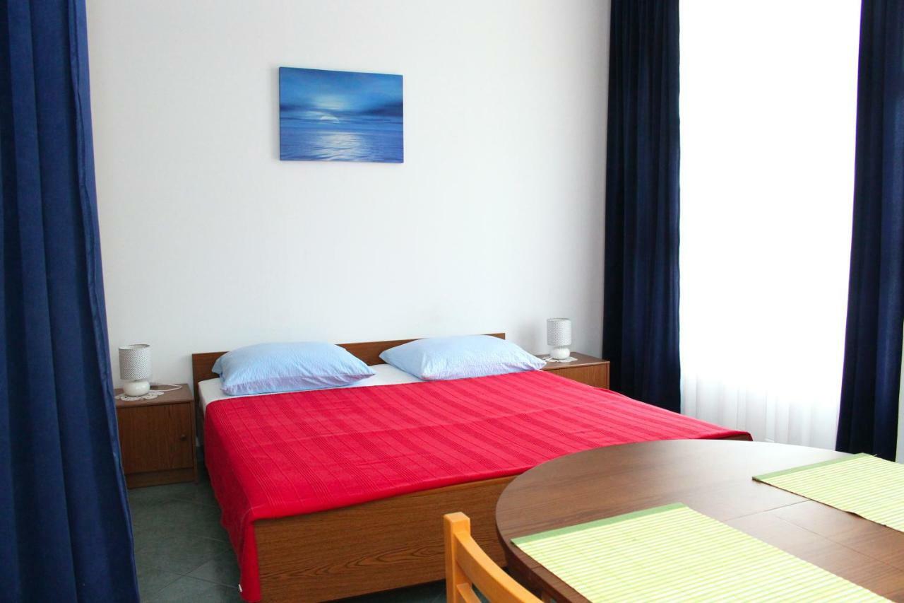 Apartments Tonka Primosten Luaran gambar