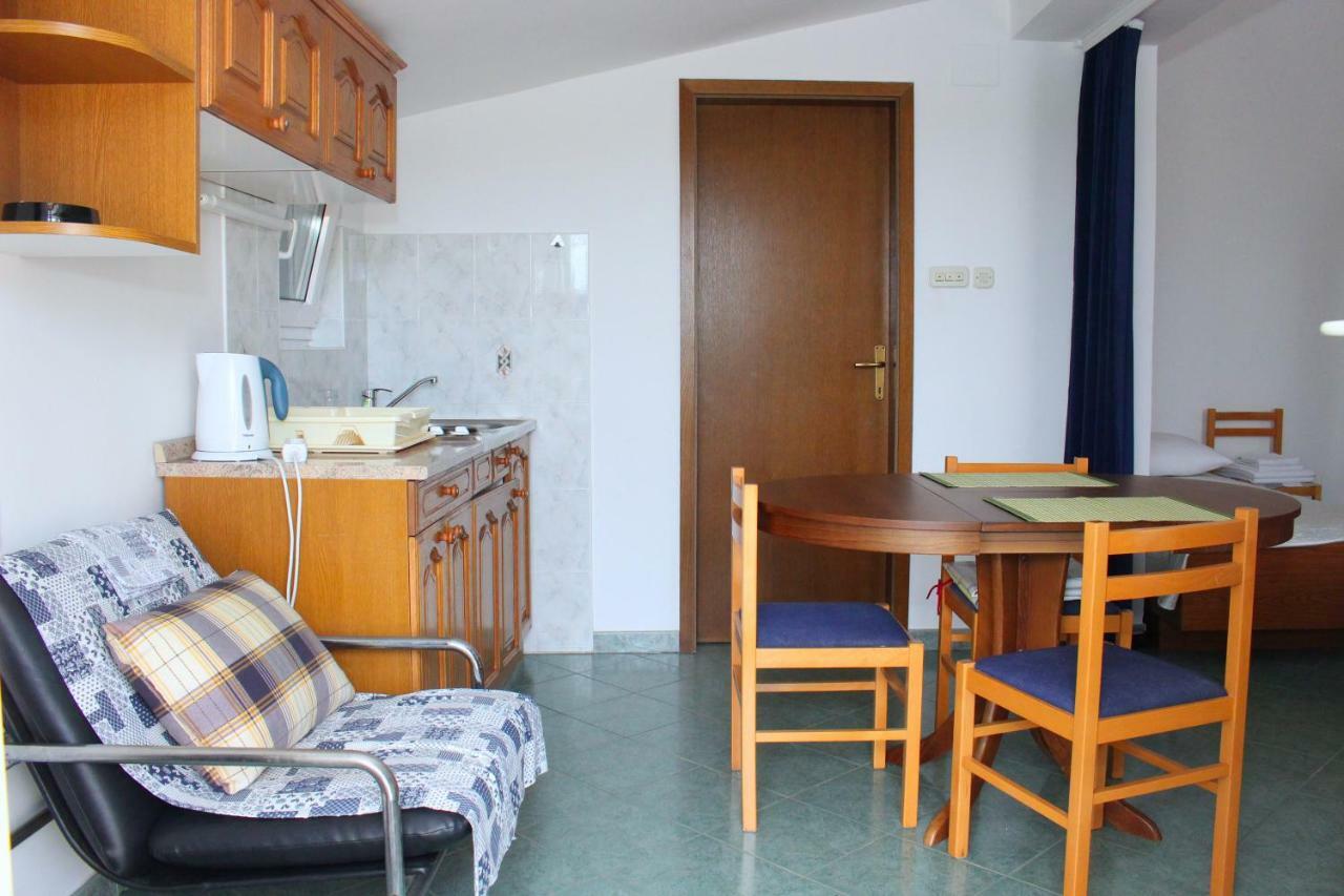 Apartments Tonka Primosten Luaran gambar