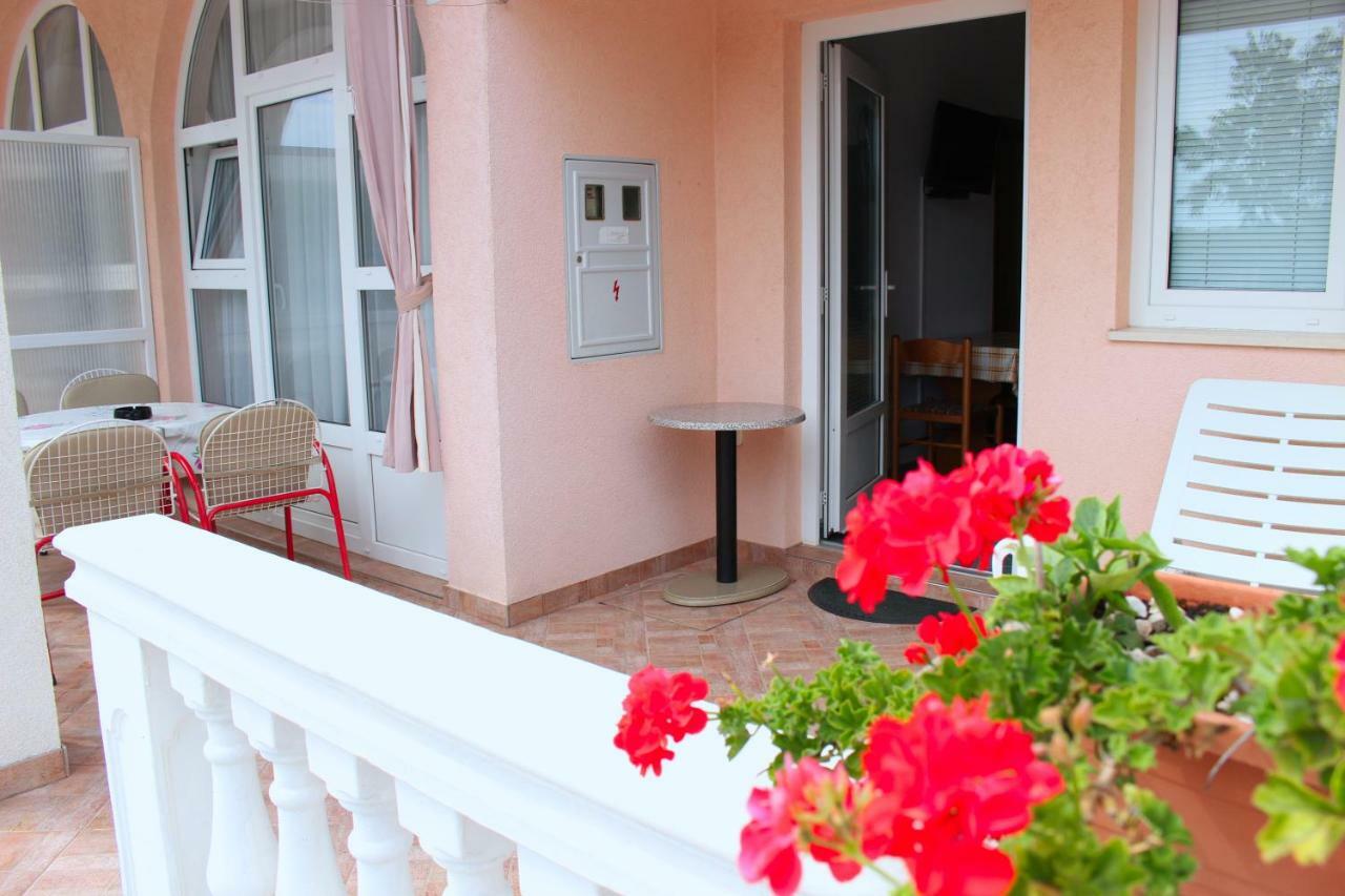 Apartments Tonka Primosten Luaran gambar